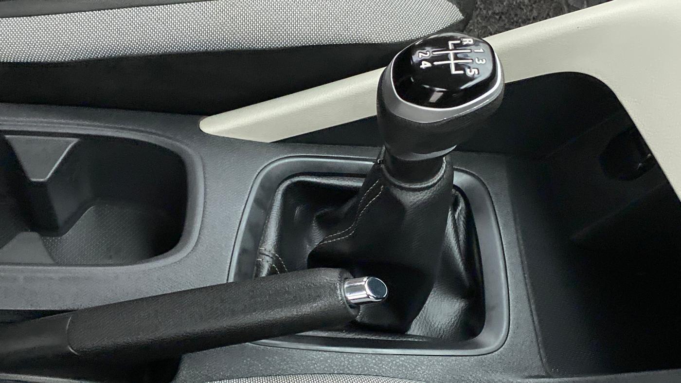 2021 Nissan MAGNITE XE, Petrol, Manual, 4,817 km, Gear Lever