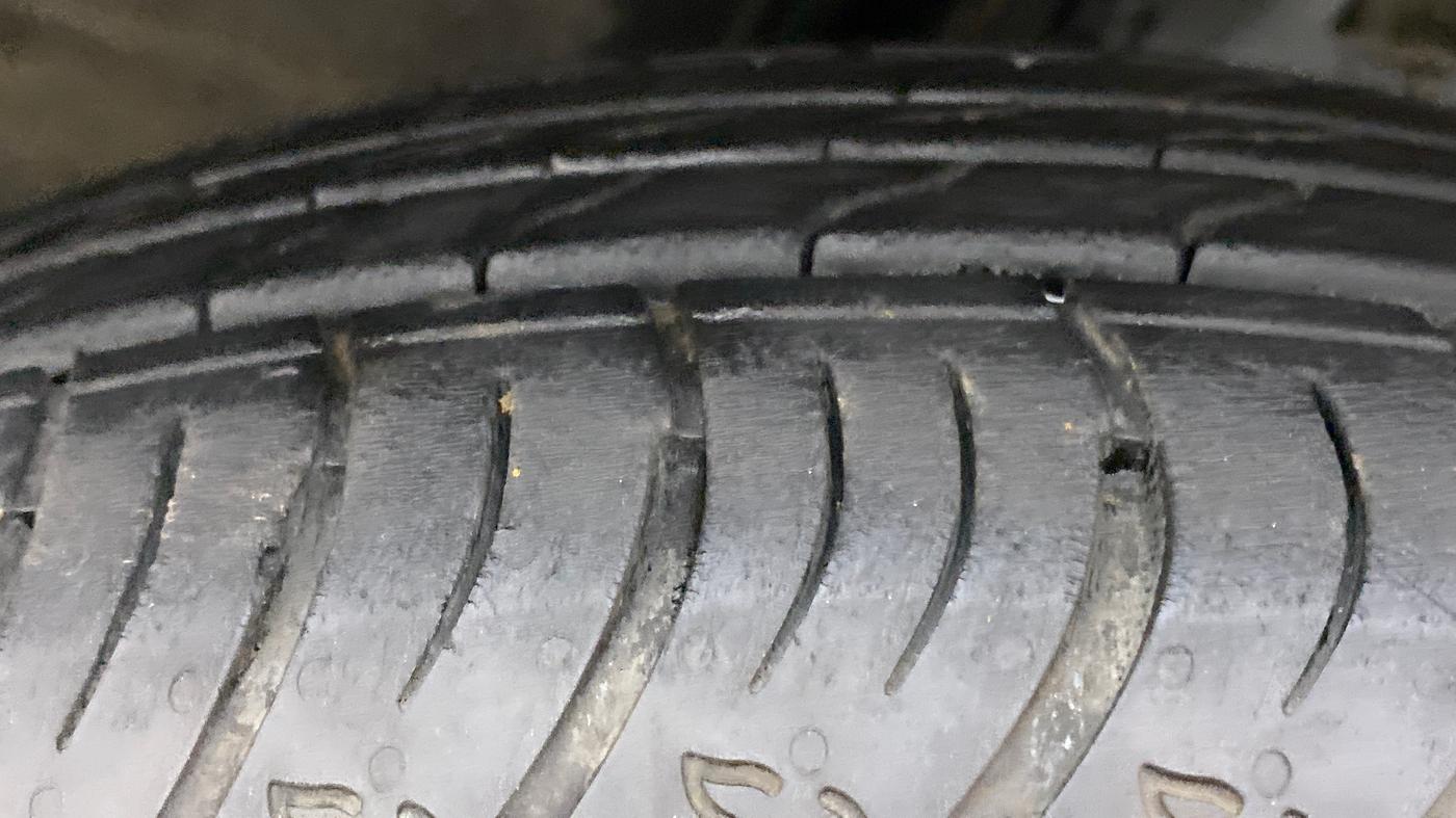 2021 Nissan MAGNITE XE, Petrol, Manual, 4,817 km, Right Front Tyre Tread