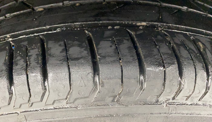 2021 Hyundai NEW I20 SPORTZ 1.2 AT, Petrol, Automatic, 34,660 km, Left Rear Tyre Tread