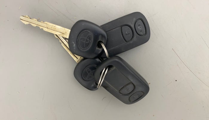 2016 Toyota Etios G, Petrol, Manual, 1,45,498 km, Key Close Up