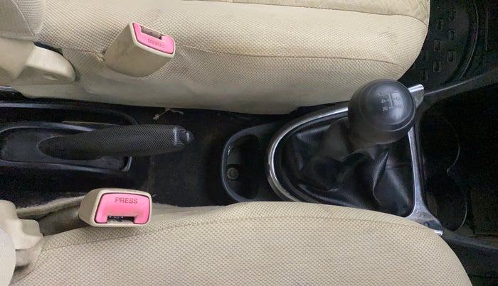 2016 Toyota Etios G, Petrol, Manual, 1,45,498 km, Gear Lever