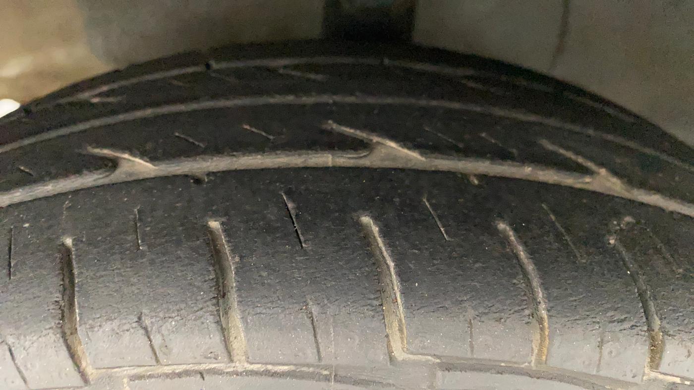 2012 Hyundai Eon D-LITE, Petrol, Manual, 33,961 km, Left Front Tyre Tread