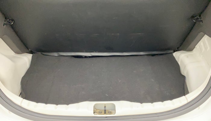 2012 Hyundai Eon D-LITE, Petrol, Manual, 33,961 km, Boot Inside