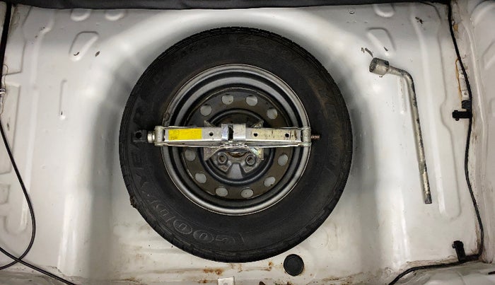 2012 Hyundai Eon D-LITE, Petrol, Manual, 33,961 km, Dicky (Boot door) - Tool missing