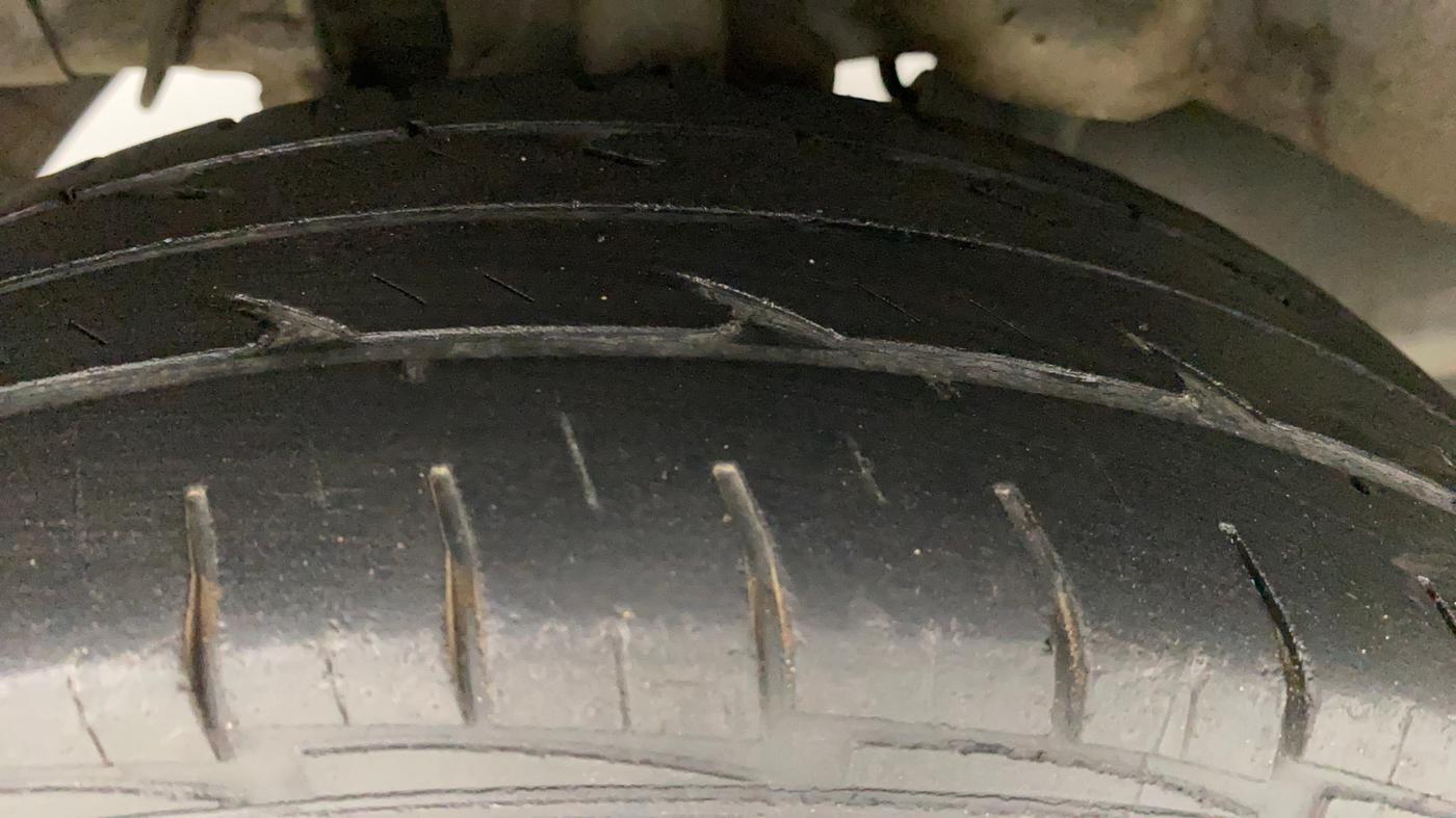 2012 Hyundai Eon D-LITE, Petrol, Manual, 33,961 km, Right Rear Tyre Tread