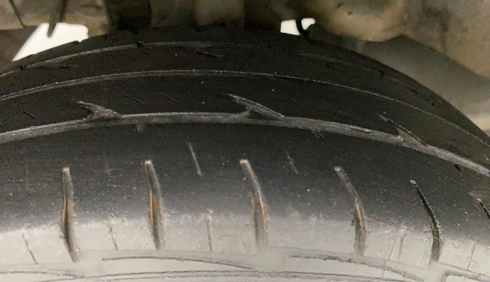 2012 Hyundai Eon D-LITE, Petrol, Manual, 33,961 km, Right Rear Tyre Tread