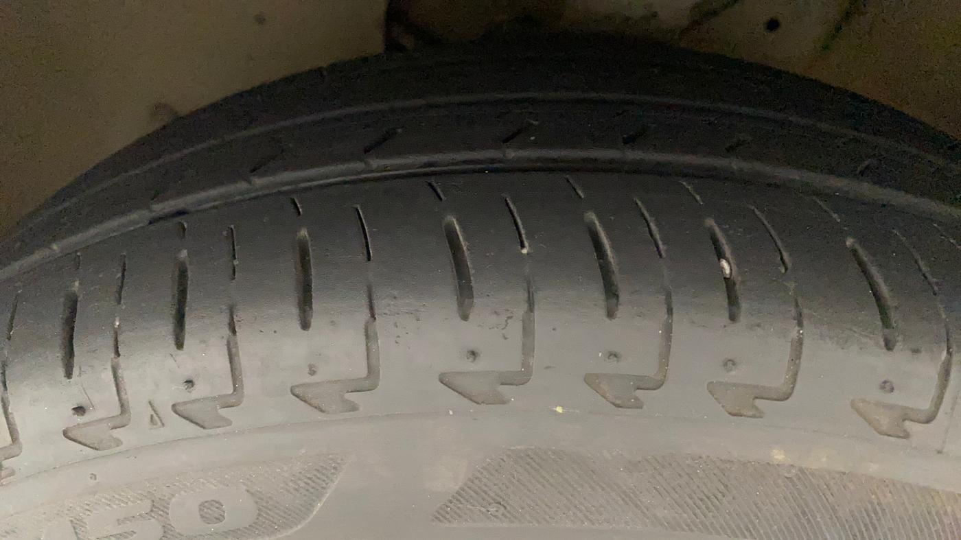 2019 Maruti IGNIS ZETA 1.2 AMT, Petrol, Automatic, 81,816 km, Left Front Tyre Tread