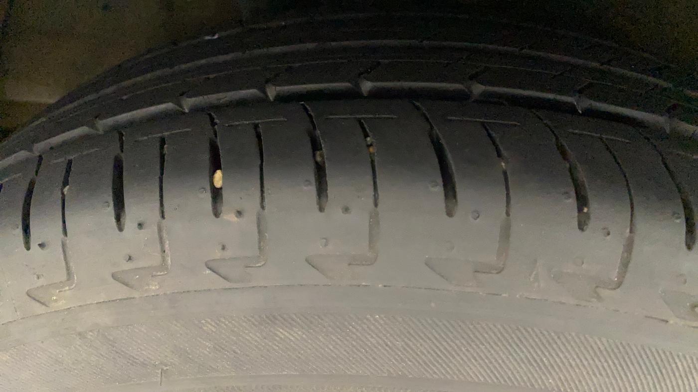 2019 Maruti IGNIS ZETA 1.2 AMT, Petrol, Automatic, 81,816 km, Right Rear Tyre Tread