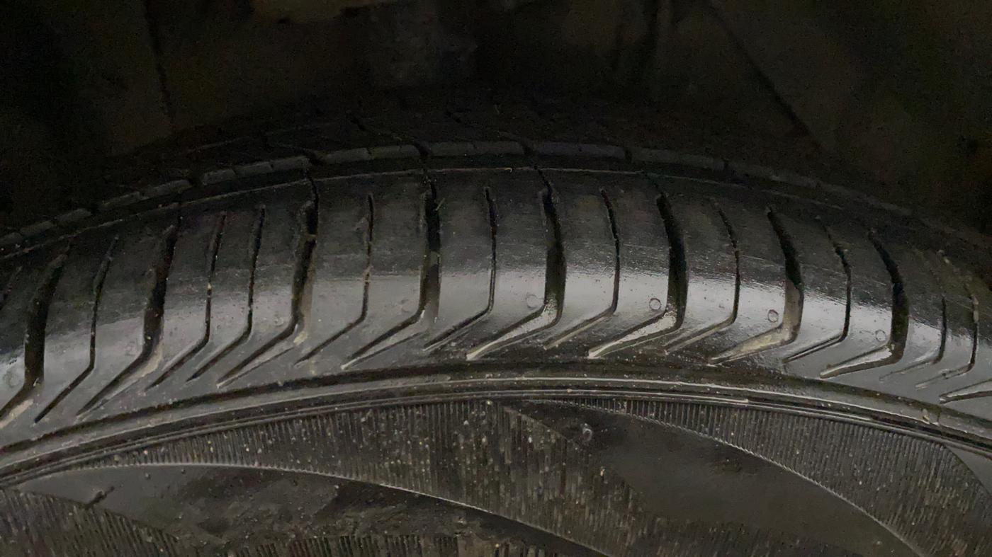 2016 Maruti S Cross ZETA 1.3, Diesel, Manual, 75,177 km, Right Front Tyre Tread
