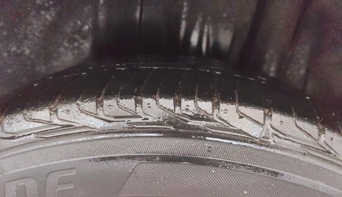 2017 Maruti S Cross ZETA 1.3, Diesel, Manual, 1,30,158 km, Left Rear Tyre Tread