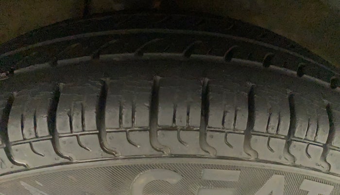 2016 Maruti Alto 800 VXI, Petrol, Manual, 16,124 km, Right Front Tyre Tread