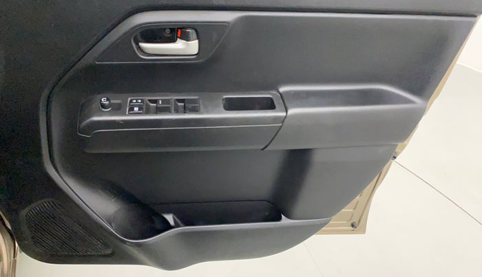 2019 Maruti New Wagon-R VXI (O) 1.0, Petrol, Manual, 31,216 km, Driver Side Door Panels Control