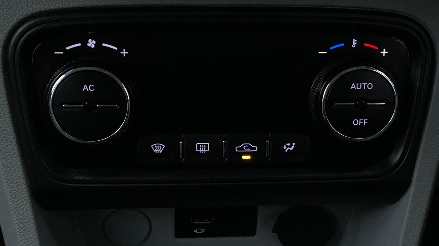 2021 Tata Tiago XZ+ 1.2 Revotron, Petrol, Manual, 11,227 km, Automatic Climate Control