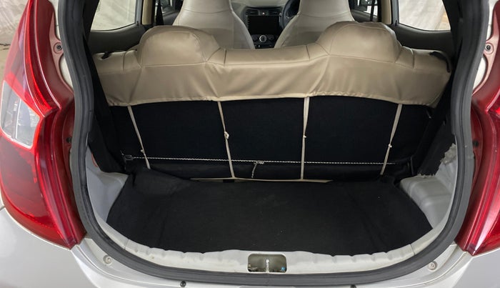 2017 Hyundai Eon ERA +, Petrol, Manual, 27,194 km, Boot Inside