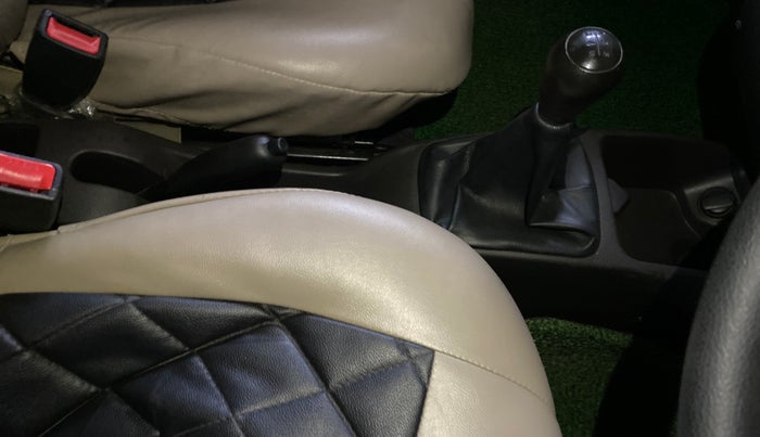 2017 Hyundai Eon ERA +, Petrol, Manual, 27,194 km, Gear Lever