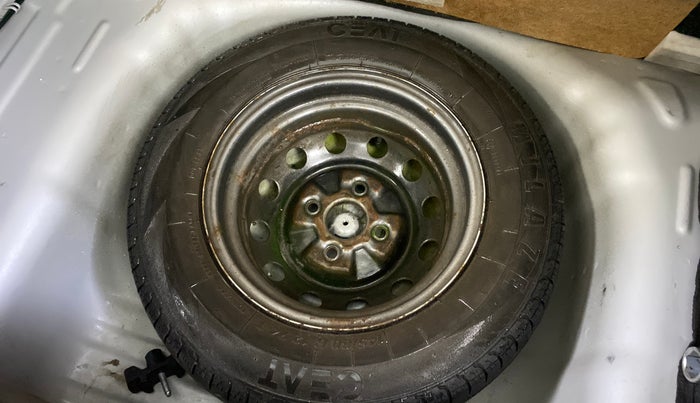 2017 Hyundai Eon ERA +, Petrol, Manual, 27,194 km, Spare Tyre