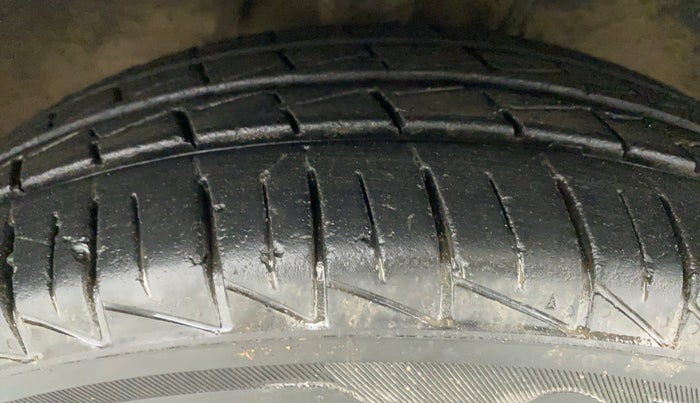 2020 Maruti Alto VXI, Petrol, Manual, 25,190 km, Right Front Tyre Tread