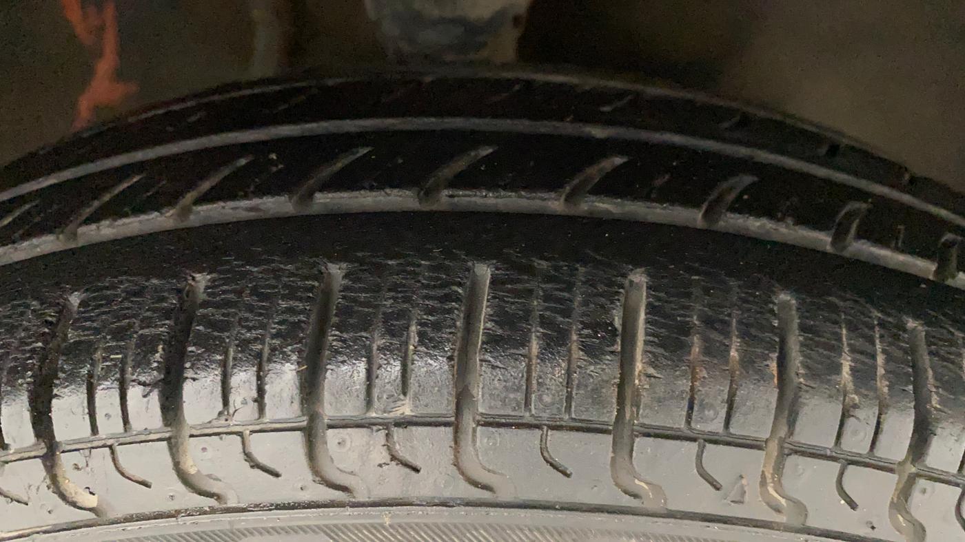 2013 Maruti Alto 800 VXI, Petrol, Manual, 43,437 km, Right Front Tyre Tread