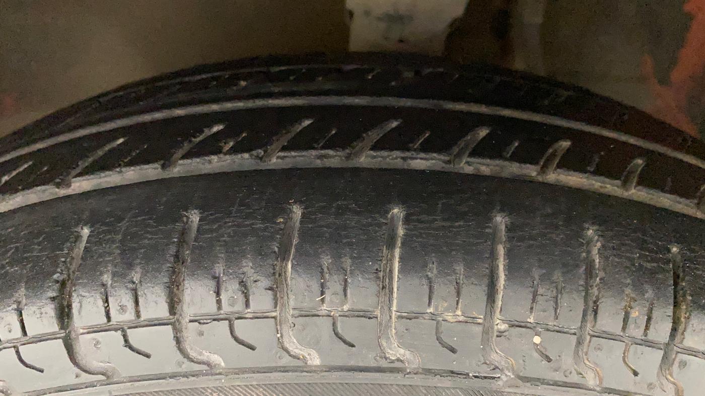 2013 Maruti Alto 800 VXI, Petrol, Manual, 43,437 km, Left Front Tyre Tread