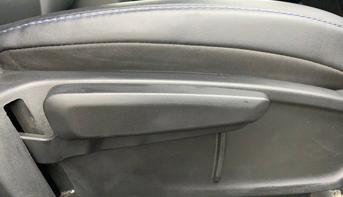 2022 Tata ALTROZ XT DIESEL DARK EDITION, Diesel, Manual, 41,191 km, Driver Side Adjustment Panel