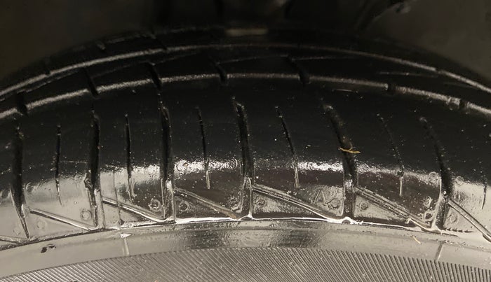 2020 Maruti Alto LXI, Petrol, Manual, 5,802 km, Right Front Tyre Tread
