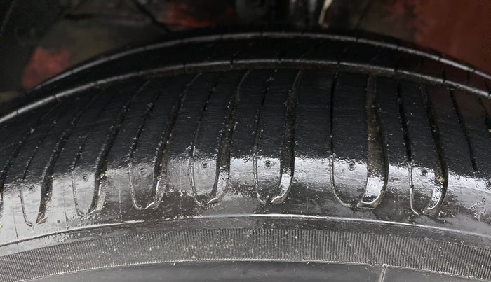 2018 Maruti Baleno DELTA PETROL 1.2, Petrol, Manual, 42,368 km, Left Front Tyre Tread