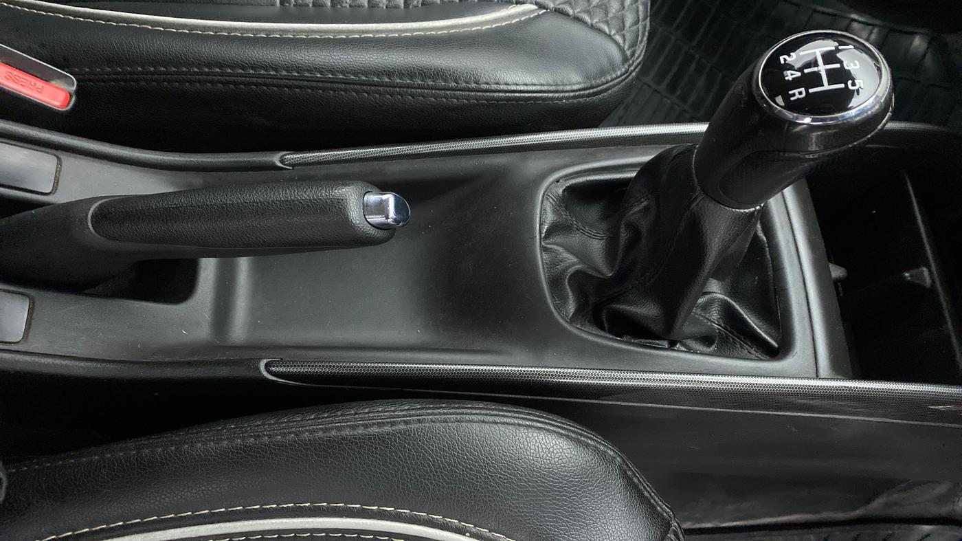 2018 Maruti Baleno DELTA PETROL 1.2, Petrol, Manual, 42,368 km, Gear Lever