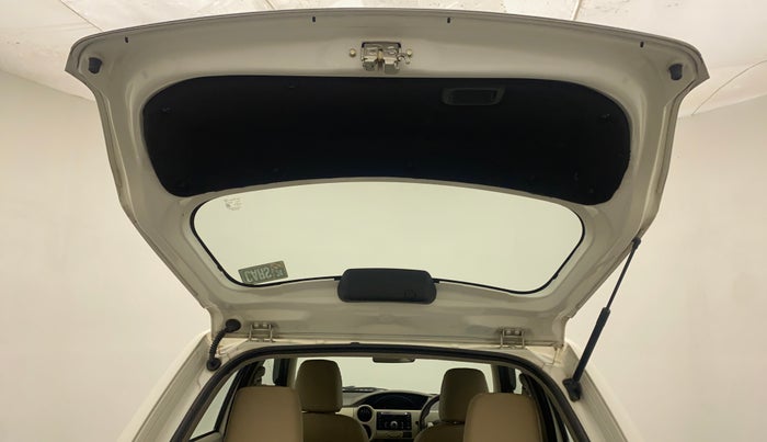 2013 Toyota Etios Liva G, Petrol, Manual, 30,154 km, Boot Door Open