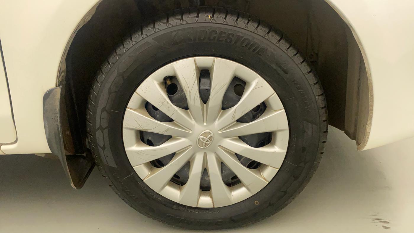 2013 Toyota Etios Liva G, Petrol, Manual, 30,154 km, Right Front Wheel