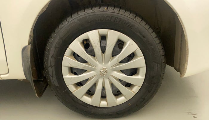 2013 Toyota Etios Liva G, Petrol, Manual, 30,154 km, Right Front Wheel