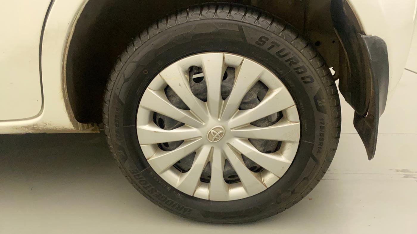 2013 Toyota Etios Liva G, Petrol, Manual, 30,154 km, Left Rear Wheel