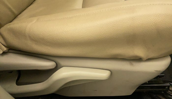 2013 Toyota Etios Liva G, Petrol, Manual, 30,154 km, Driver Side Adjustment Panel