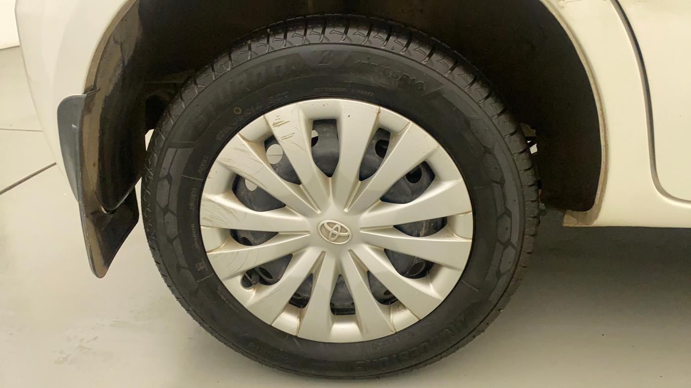 2013 Toyota Etios Liva G, Petrol, Manual, 30,154 km, Right Rear Wheel
