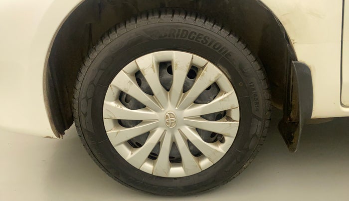 2013 Toyota Etios Liva G, Petrol, Manual, 30,154 km, Left Front Wheel