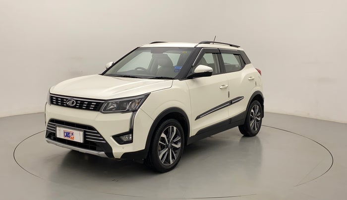 2021 Mahindra XUV300 W8 (O) 1.2 PETROL AMT, Petrol, Automatic, 39,139 km, Left Front Diagonal
