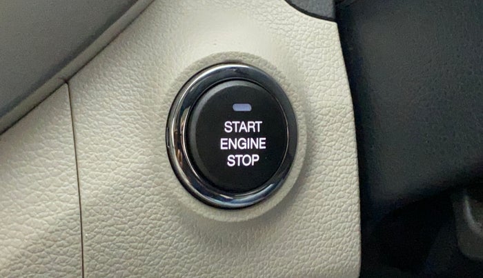 2021 Mahindra XUV300 W8 (O) 1.2 PETROL AMT, Petrol, Automatic, 39,139 km, Keyless Start/ Stop Button