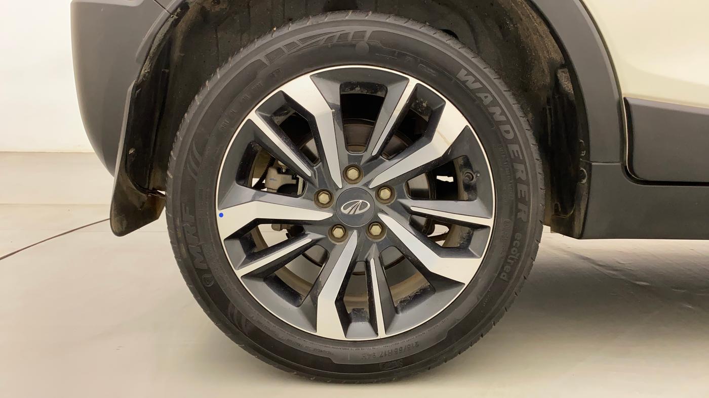 2021 Mahindra XUV300 W8 (O) 1.2 PETROL AMT, Petrol, Automatic, 39,139 km, Right Rear Wheel