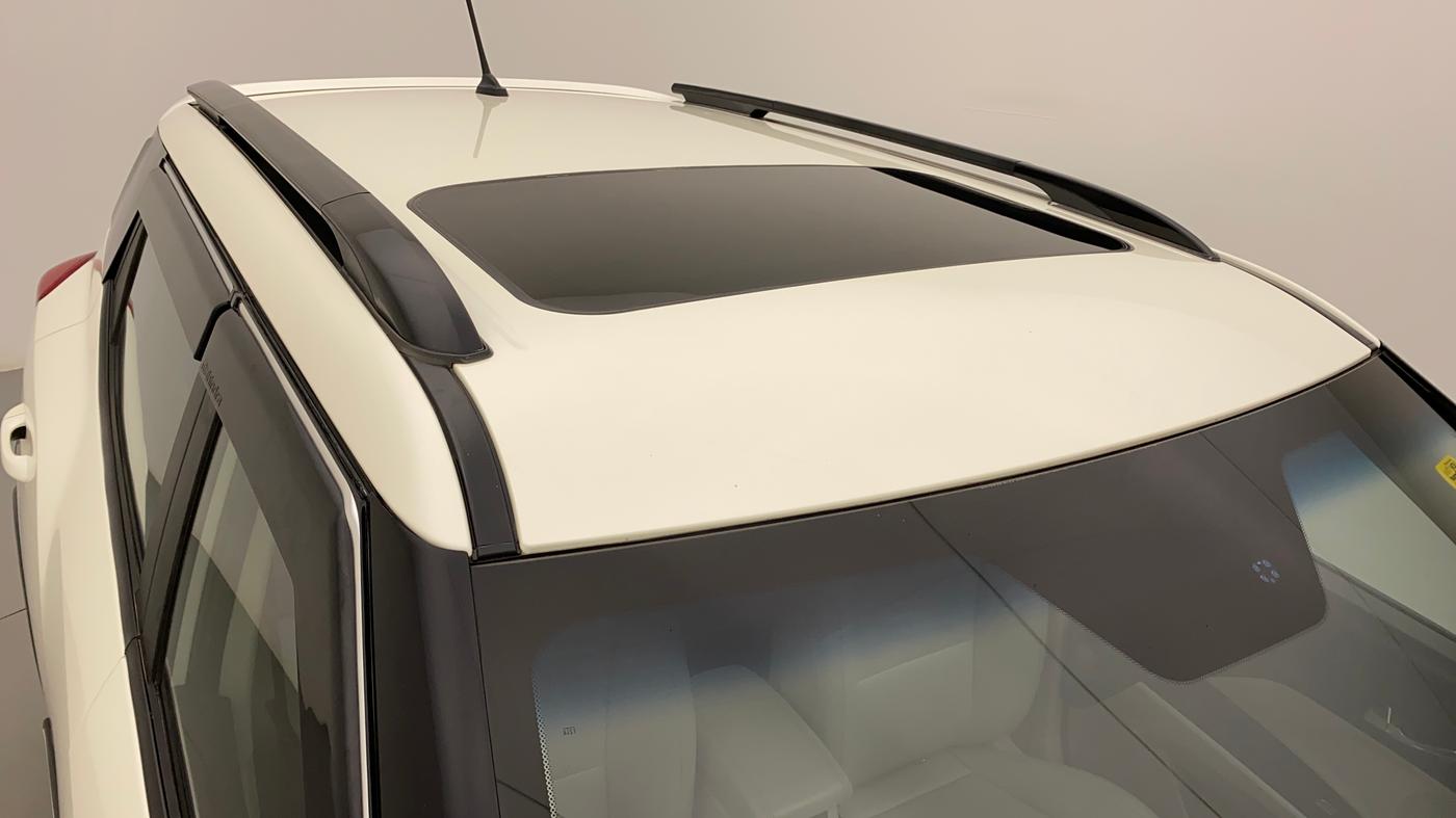 2021 Mahindra XUV300 W8 (O) 1.2 PETROL AMT, Petrol, Automatic, 39,139 km, Roof