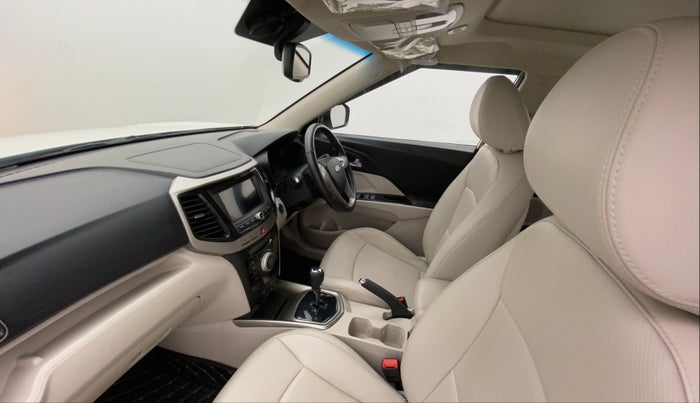 2021 Mahindra XUV300 W8 (O) 1.2 PETROL AMT, Petrol, Automatic, 39,139 km, Right Side Front Door Cabin