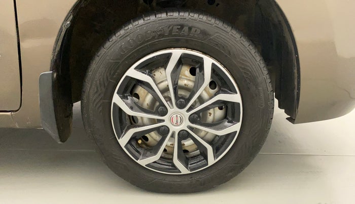 2015 Maruti Wagon R 1.0 LXI CNG, CNG, Manual, 85,592 km, Right Front Wheel