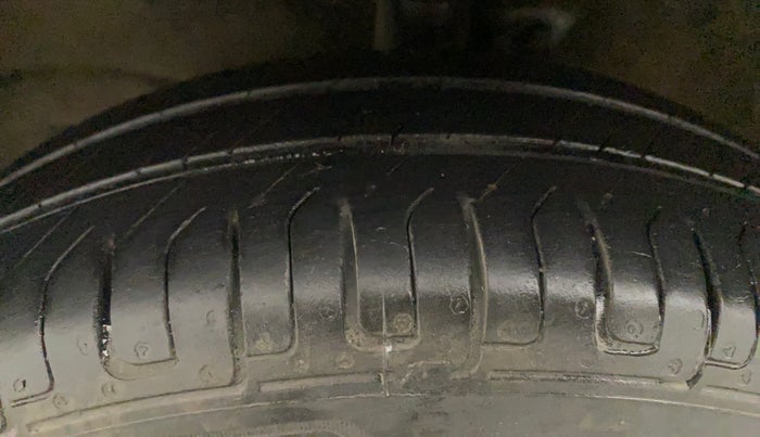 2015 Maruti Wagon R 1.0 LXI CNG, CNG, Manual, 85,592 km, Left Front Tyre Tread