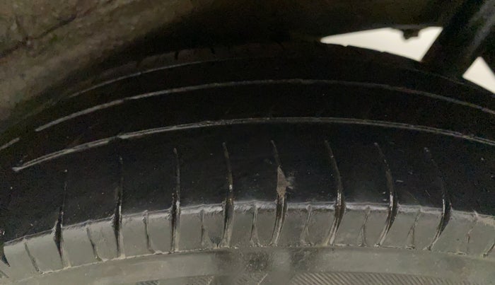 2015 Maruti Wagon R 1.0 LXI CNG, CNG, Manual, 85,592 km, Left Rear Tyre Tread