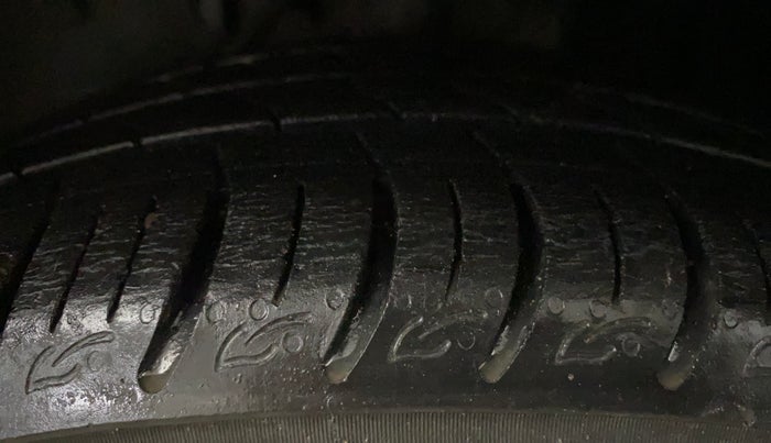 2020 Tata ALTROZ XZ PETROL, Petrol, Manual, 33,860 km, Left Front Tyre Tread