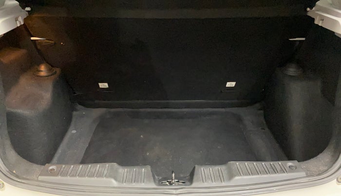 2020 Tata ALTROZ XZ PETROL, Petrol, Manual, 33,860 km, Boot Inside