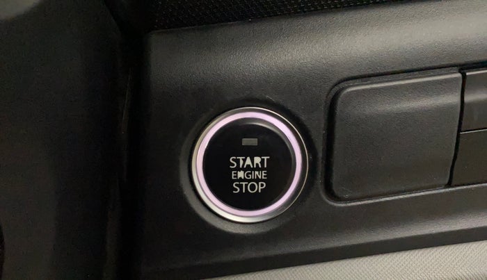 2020 Tata ALTROZ XZ PETROL, Petrol, Manual, 33,860 km, Keyless Start/ Stop Button
