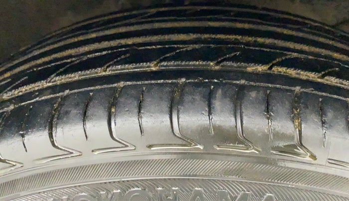 2012 Honda City 1.5L I-VTEC V AT, Petrol, Automatic, 1,07,895 km, Right Front Tyre Tread