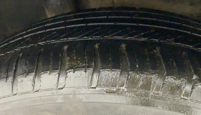2012 Honda City 1.5L I-VTEC V AT, Petrol, Automatic, 1,07,895 km, Right Rear Tyre Tread