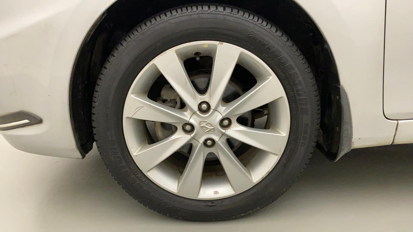 2013 Hyundai Verna FLUIDIC 1.6 VTVT SX, Petrol, Manual, 55,743 km, Left Front Wheel