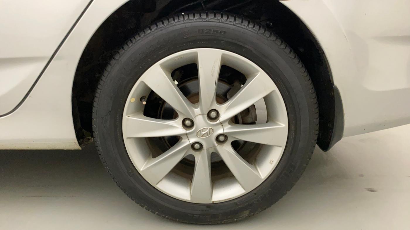 2013 Hyundai Verna FLUIDIC 1.6 VTVT SX, Petrol, Manual, 55,743 km, Left Rear Wheel