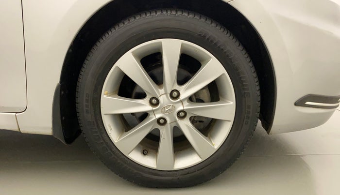 2013 Hyundai Verna FLUIDIC 1.6 VTVT SX, Petrol, Manual, 55,743 km, Right Front Wheel